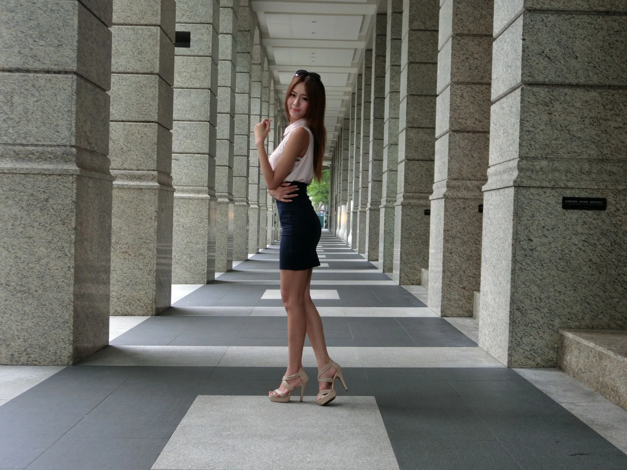 [Tập đặc biệt của Beautyleg] Winnie Xiaoxue - Buổi chụp ảnh ngoại cảnh tại khu mua sắm Xinyi - 90