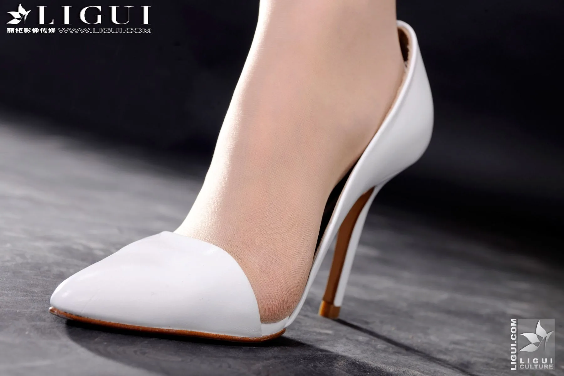 [LIGUI] Xue'er - Sự cám dỗ của những quý cô công sở - 9
