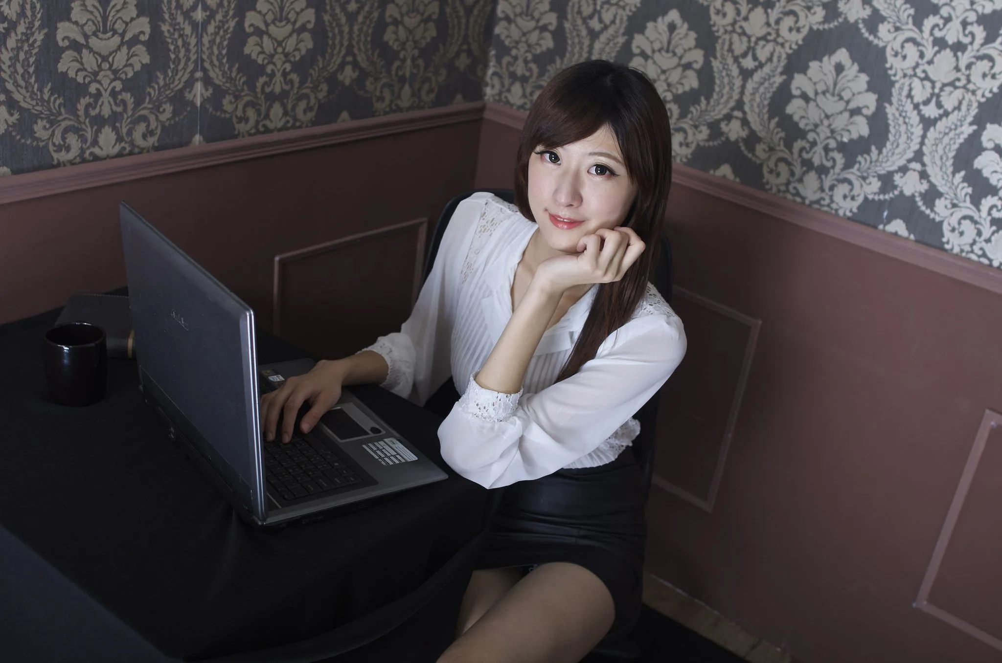 [Tập đặc biệt Beautyleg] Người mẫu chân dài Queena - Các buổi chụp ảnh với đồng phục váy ngắn - 5