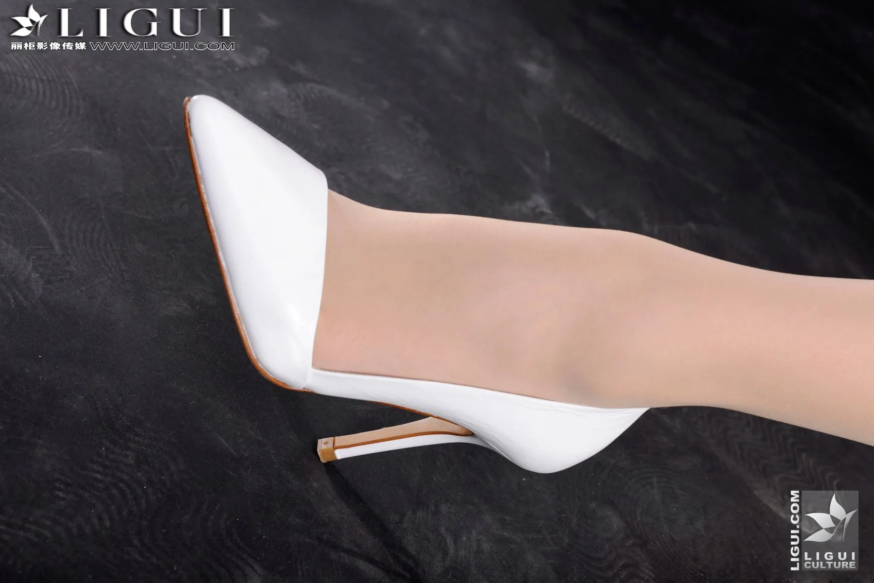 [LIGUI] Xue'er - Sự cám dỗ của những quý cô công sở - 36